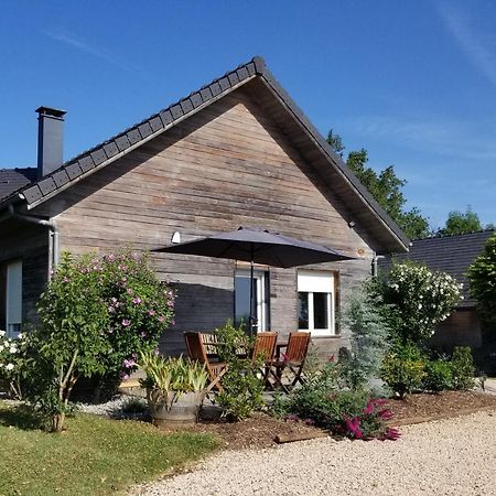 Gite De La Tuillere, Maison Contemporaine En Bois Avec Vue Et Piscine Saint-Aulaire Exterior foto