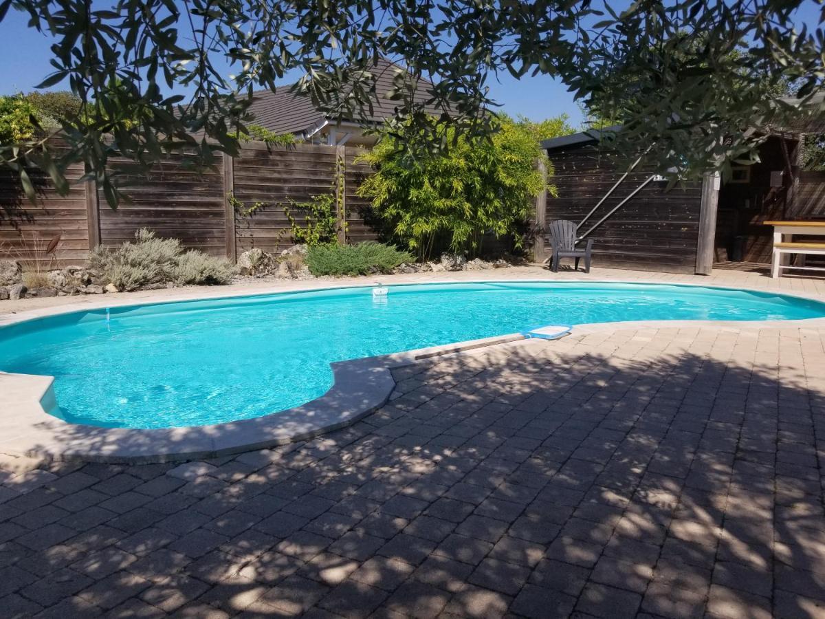 Gite De La Tuillere, Maison Contemporaine En Bois Avec Vue Et Piscine Saint-Aulaire Exterior foto