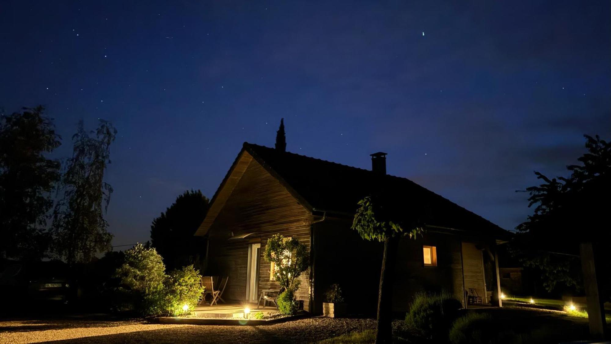 Gite De La Tuillere, Maison Contemporaine En Bois Avec Vue Et Piscine Saint-Aulaire Exterior foto
